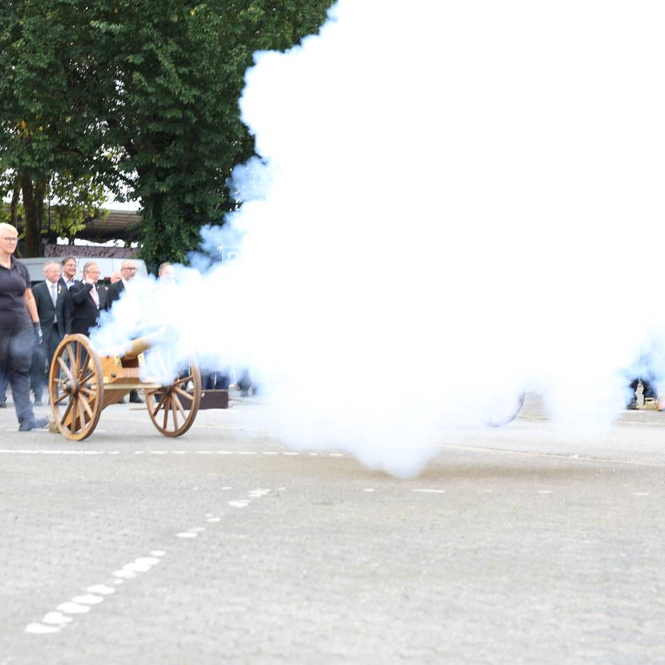 Böllerempfang der NGZ zum Schützenfestauftakt in Neuss: „Kirmes ist wie Urlaub – nur anders“