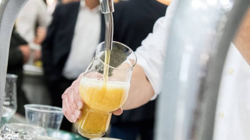 Unbezahlte Überstunden: Krefelder Gastro-Streit um die Arbeitszeit