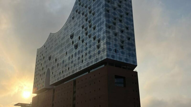 Auftritt in Hamburg: Duisburger Philharmoniker spielen in der Elbphilharmonie