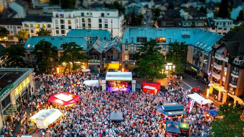„Jim Button’s“, „Frau Bölke“ und Deborah: Voller Marktplatz beim Finale von „Langenfeld live“