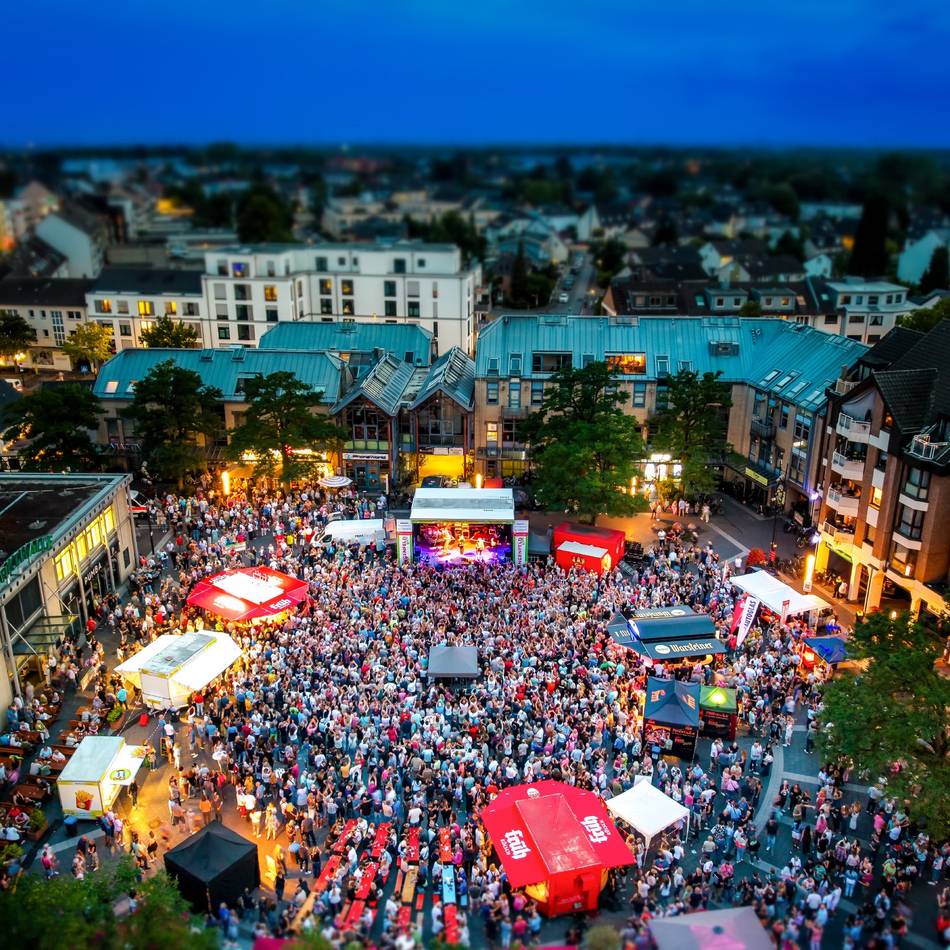„Jim Button’s“, „Frau Bölke“ und Deborah: Voller Marktplatz beim Finale von „Langenfeld live“
