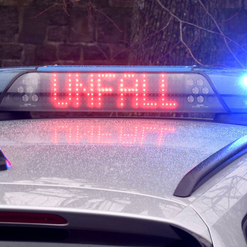 A52 Höhe Mönchengladbach: Baby und Mama im Pech – Unfall auf Weg von Geburtsklinik nach Hause