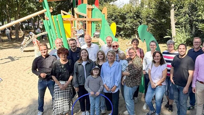 Erneuerte Freizeitfläche in Grevenbroich: „Drachenspielplatz“ in Elfgen bietet auch Geräte für Kleinkinder