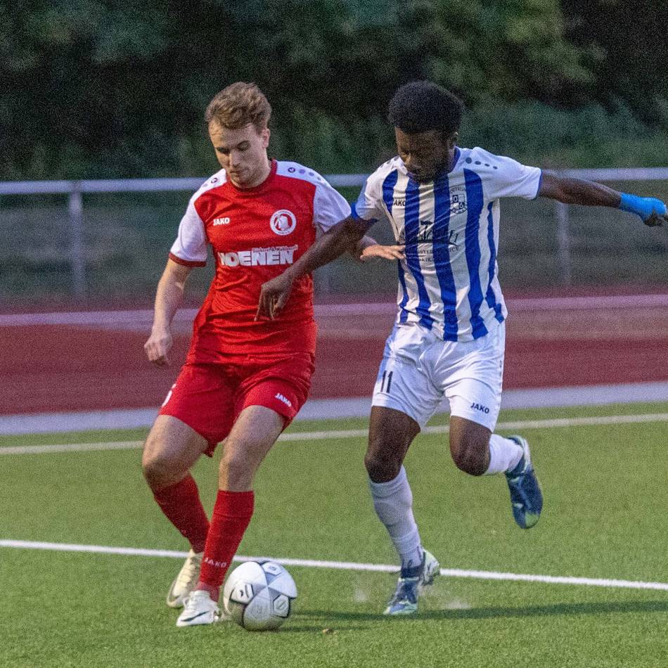 Spitzenspiel der Bezirksliga-Gruppe 3: Licht aus – Duell zwischen Tönisberg und Neuwerk abgebrochen