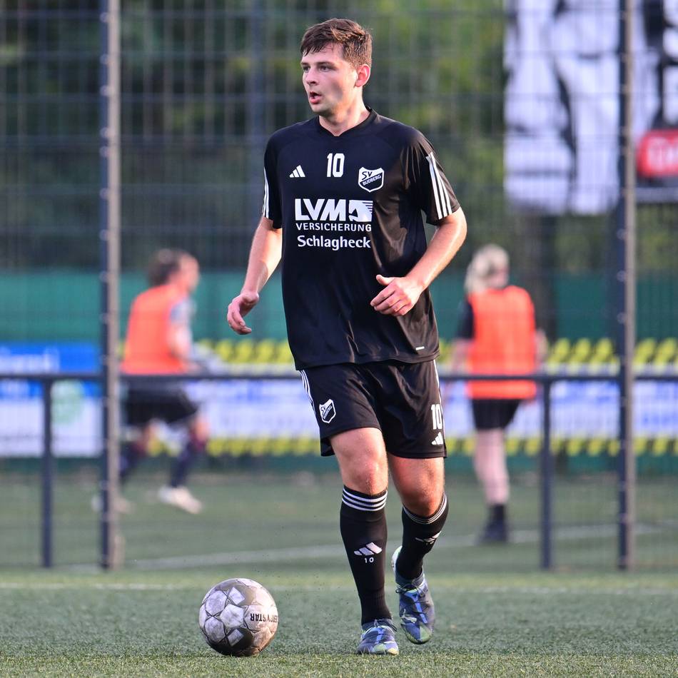 Mike Terfloth verletzt sich bei 4:2-Sieg: SV Budberg jubelt nach Nervenschlacht in Hattingen