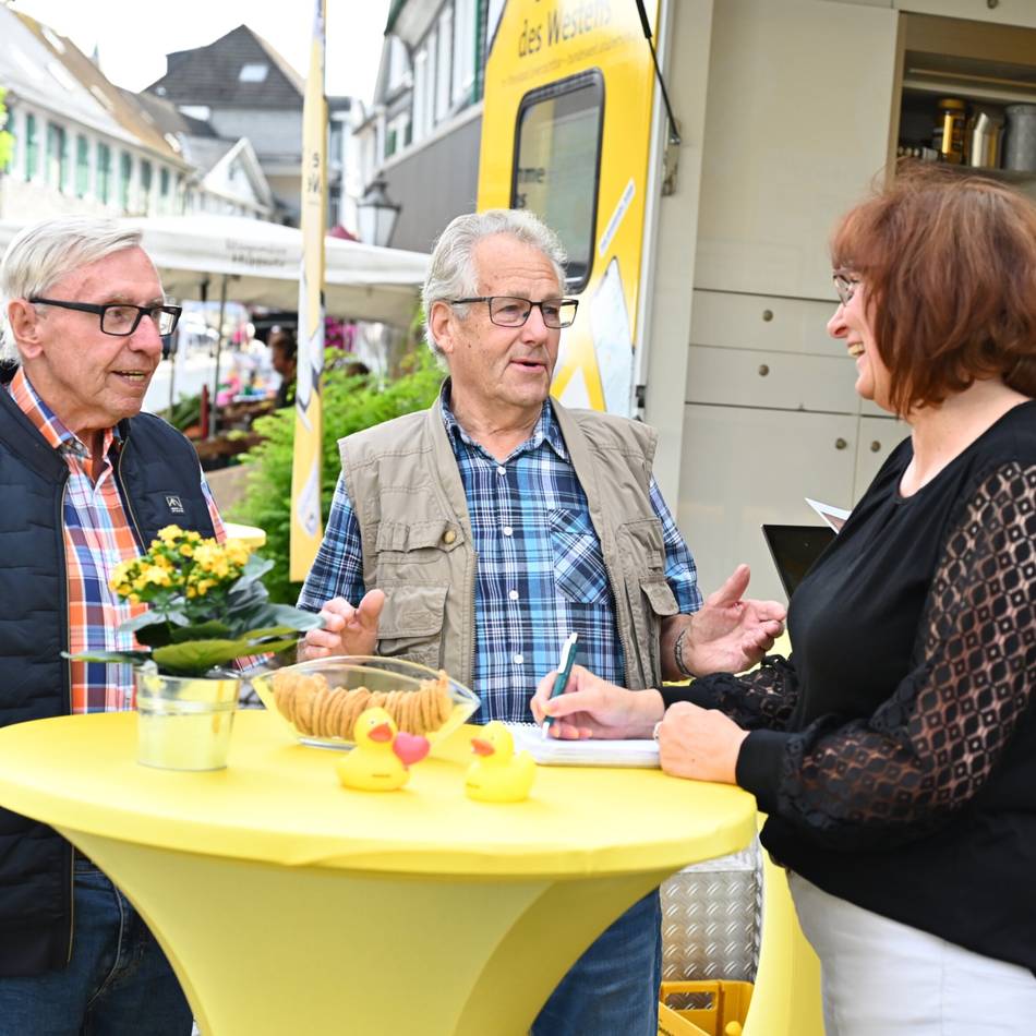 Hückeswagener Bürger zum ersten abgeschlossenen ISEK-Projekt: Freundlich, hell, modern: Der neue Bahnhofsplatz im Fokus