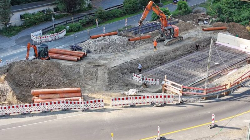 An der Stadtgrenze Wermelskirchen / Remscheid: Die neue Eschbachbrücke nimmt Formen an