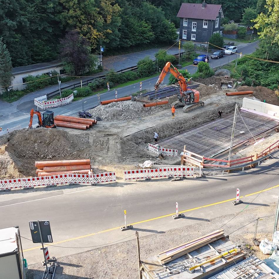 An der Stadtgrenze Wermelskirchen / Remscheid: Die neue Eschbachbrücke nimmt Formen an