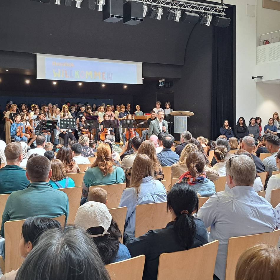 Auftakt in Ratingen West: Dietrich-Bonhoeffer-Gymnasium: So wurden die neuen Schüler begrüßt