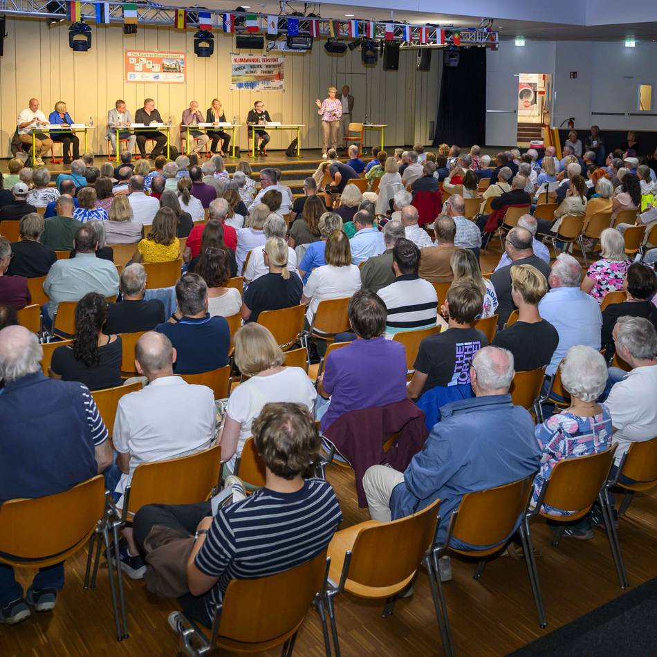Podiumsdiskussion des Kaarster Klimanetzwerks: Bürgermeisterkandidaten versprechen vollen Fokus auf die Umwelt