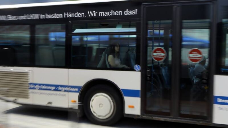 Moerser Kirmes: Homberger Straße gesperrt – Busse fahren Umleitungen