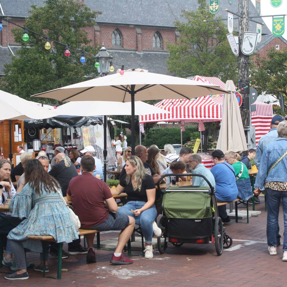 Streetfood-Festival in Schiefbahn: Schiefbahn schmeckt nach Trabbi-Cocktail und Sauerteigbrot