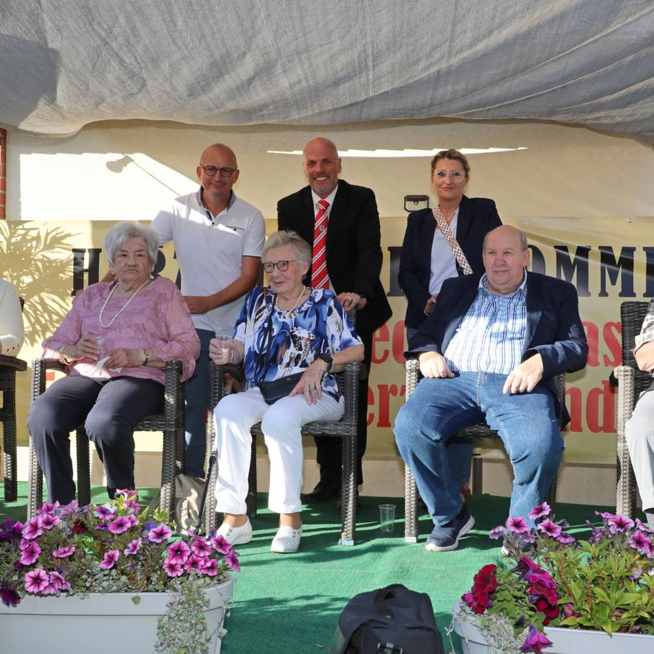 Friedensstraße in Grevenbroich: „Ur-Gindorfer“ schwelgen bei Straßenfest in Erinnerungen