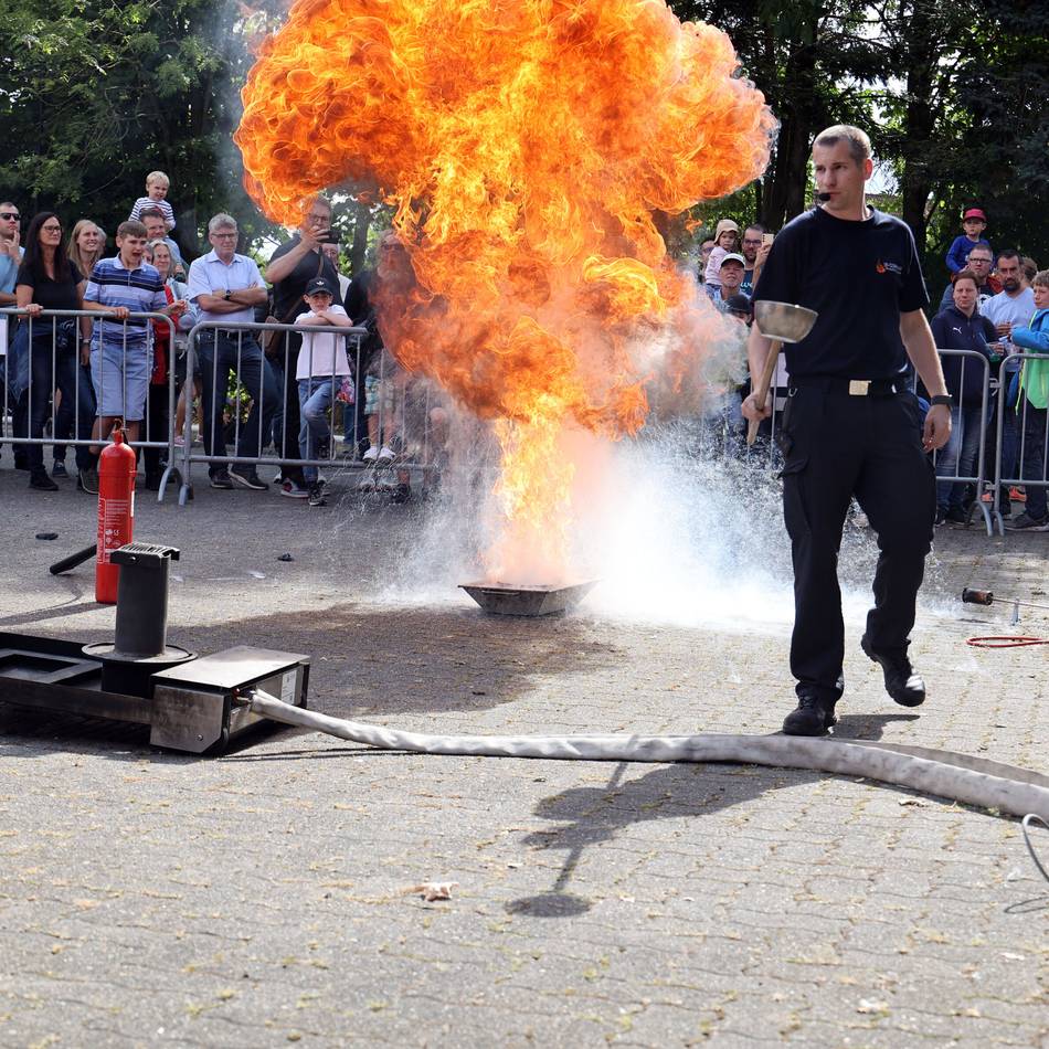 Freiwillige Feuerwehr in Korschenbroich: Feuer und Flamme beim Tag der offenen Tür