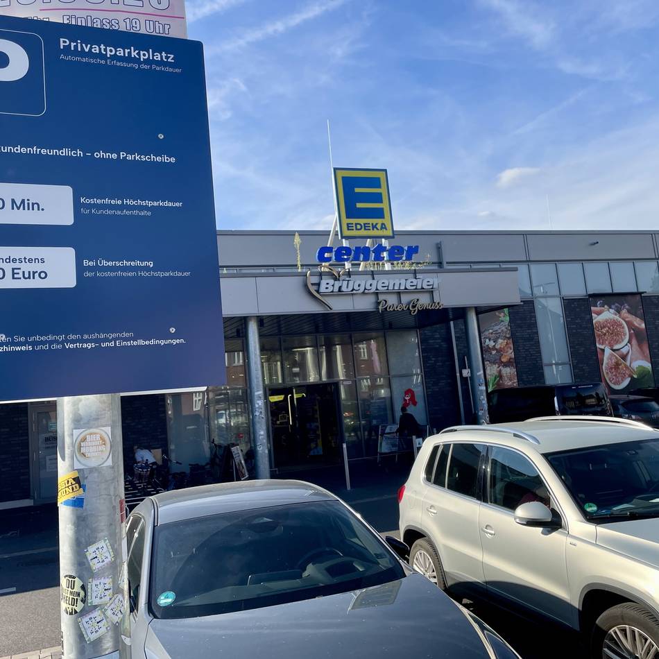 Edeka-Parkplatz in Geldern: Mehr freies Parken sollte machbar sein