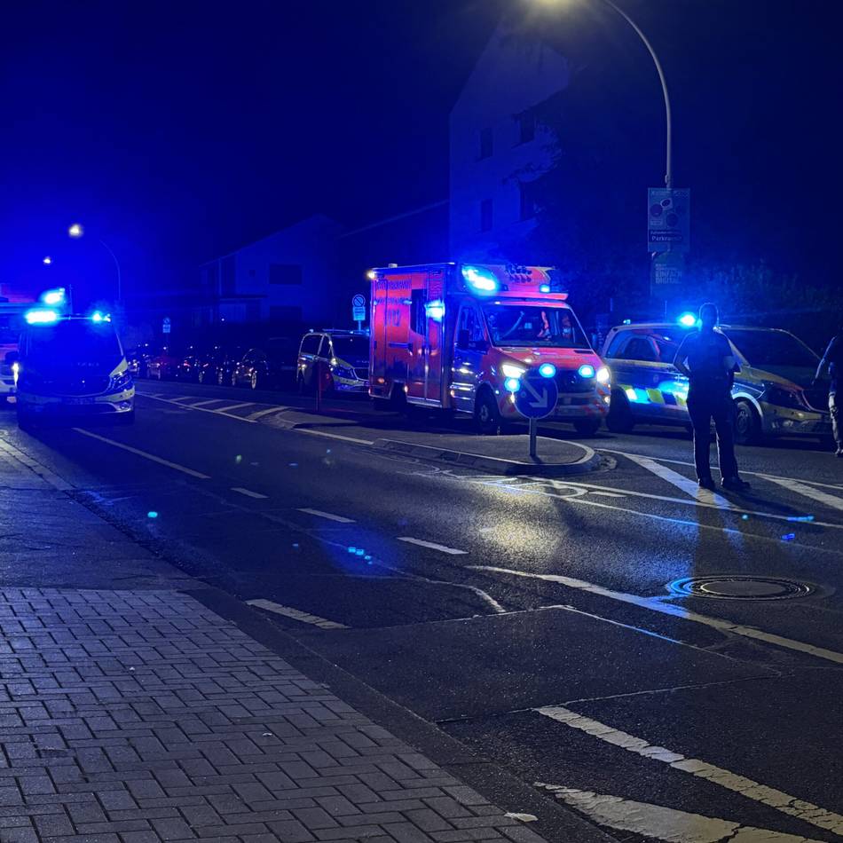 Einsatz wegen Party auf Sportplatz: Polizei muss Ordnungskräften zur Hilfe kommen