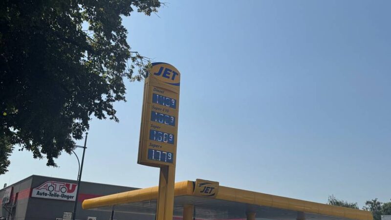 Krefelder gestehen Diebstahl von 108.000 Euro: Richter sah strafmildernde „Doofheit“ der Bestohlenen