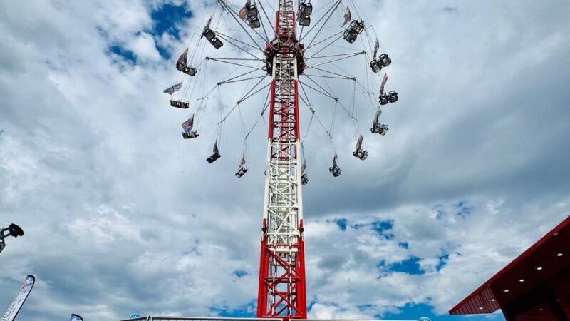 Von Grusel-Show bis Höhenflug: Ab die Fahrt! Premieren-Flut auf der Neusser Kirmes