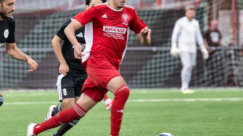 Sieg in der Fußball-Bezirksliga: Der HSV feiert das nächste Offensivspektakel