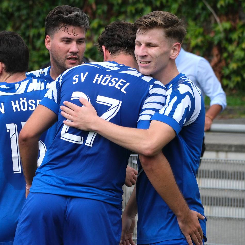 In der Fußball-Bezirksliga: Knappe Siege für SV Hösel und Ratingens U23