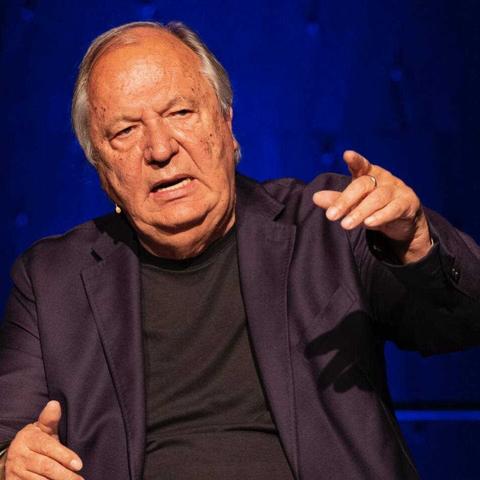 Im Spiegelzelt: Wilfried Schmickler trat angeschlagen in Kleve auf