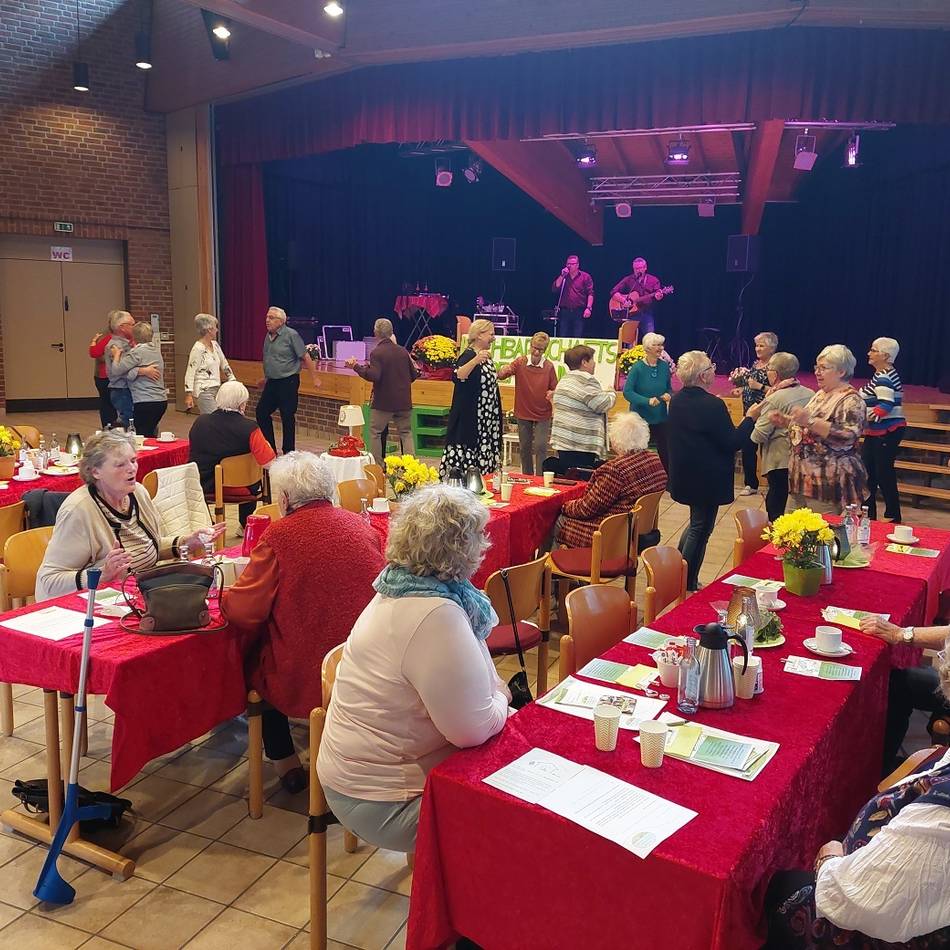 Band „The Moonlights“ tritt auf: Sonsbecker Kastell verwandelt sich wieder in einen Tanzsaal