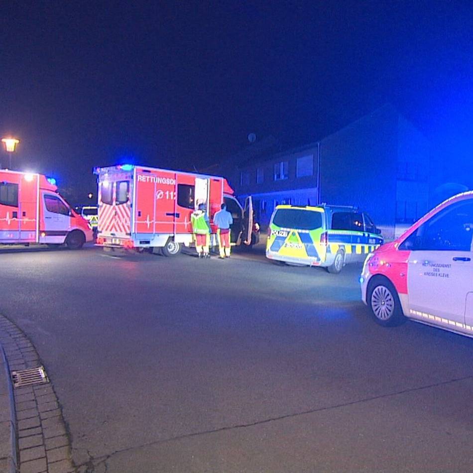 Zwei Verletzte: Großeinsatz in Weeze – Auseinandersetzung auf Netto-Parkplatz eskaliert