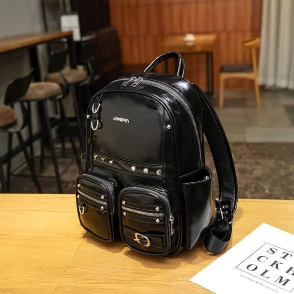 Moderner Damen-Rucksack im Punk-Stil mit Nieten-Details – Bild 5