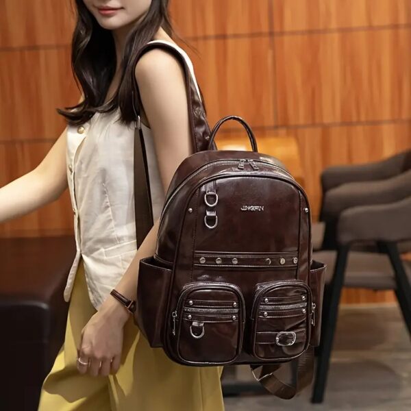 Moderner Damen-Rucksack im Punk-Stil mit Nieten-Details – Bild 9
