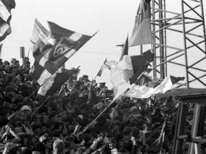 Neue Ausstellung in Köln: Wenn Fußball gefährlich wird – Wie die Stasi Fans als Feinde betrachtete