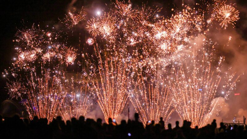Kölner Lichter: Nach sechsjähriger Pause feierte das musiksynchrone Feuerwerk ein emotionales Comeback