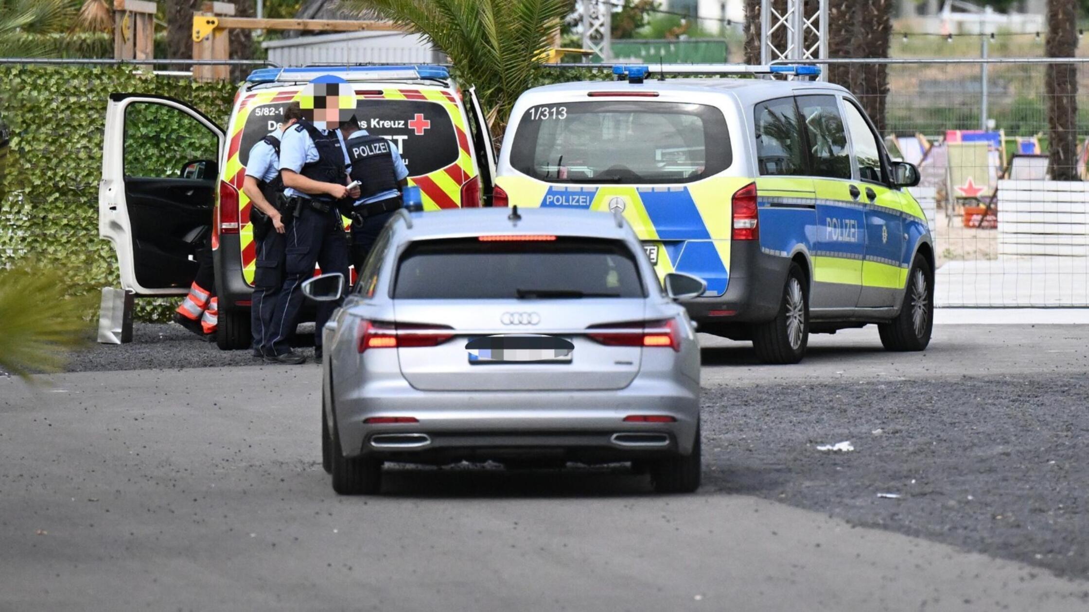 Auto fuhr in Region in Menschenmenge: Ermittler geben neue Details bekannt – Tat offenbar geplant