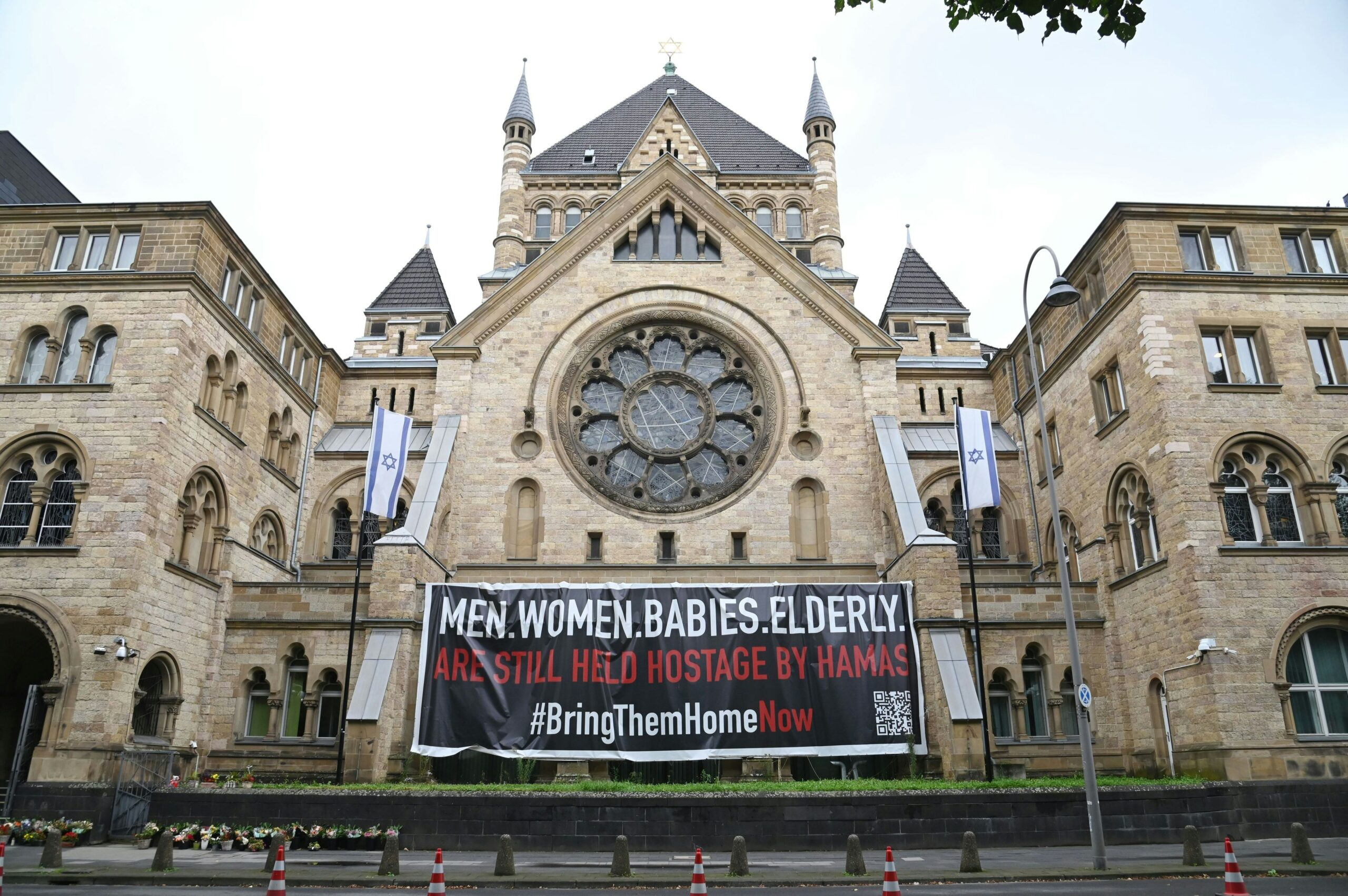 Biggi Wanninger und Jürgen Becker dabei: Auch ernste Töne bei Kabarettabend in Kölner Synagoge