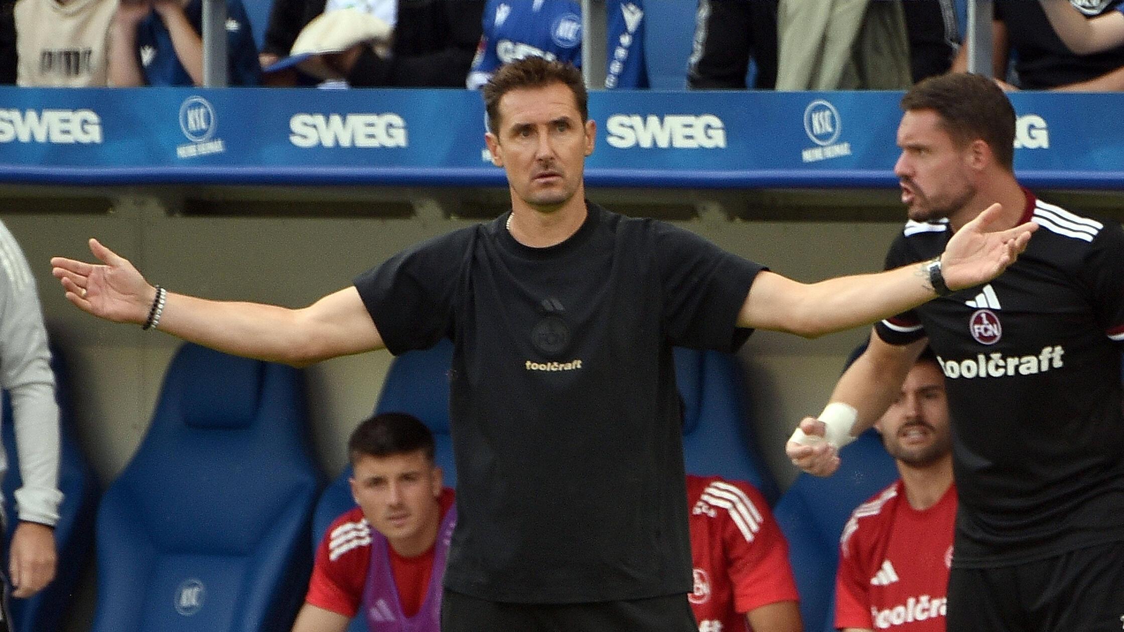 Siegloses Schlusslicht mit Hoffnungsschimmern: Darum hält FCN-Sportchef Chatzialexiou an Klose fest