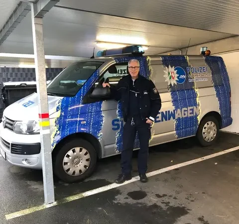 Stell der Polizei am STREIFENwagen deine Fragen!