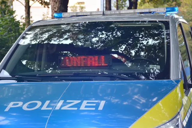 51-Jährige leicht verletzt – Hoher Sachschaden von 12.000 Euro