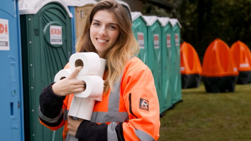 Ein junges Paar aus Waiblingen macht mit mobilen Toiletten Karriere