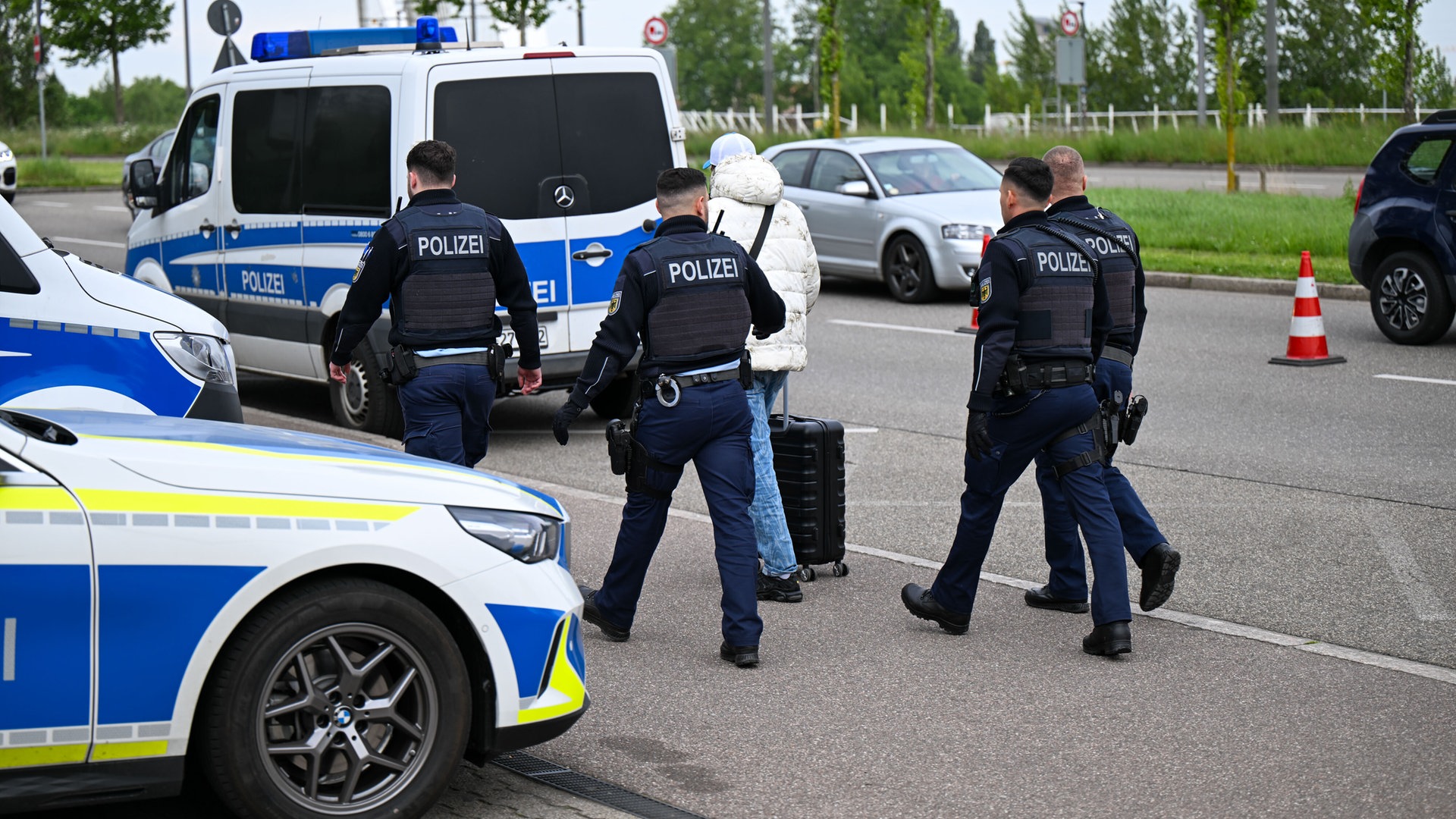 Asylzahlen in Baden-Württemberg mehr als halbiert – Abschiebungen legen zu