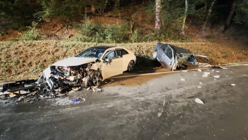 Unfall im Rhein-Lahn-Kreis: Auto in zwei Hälften gerissen