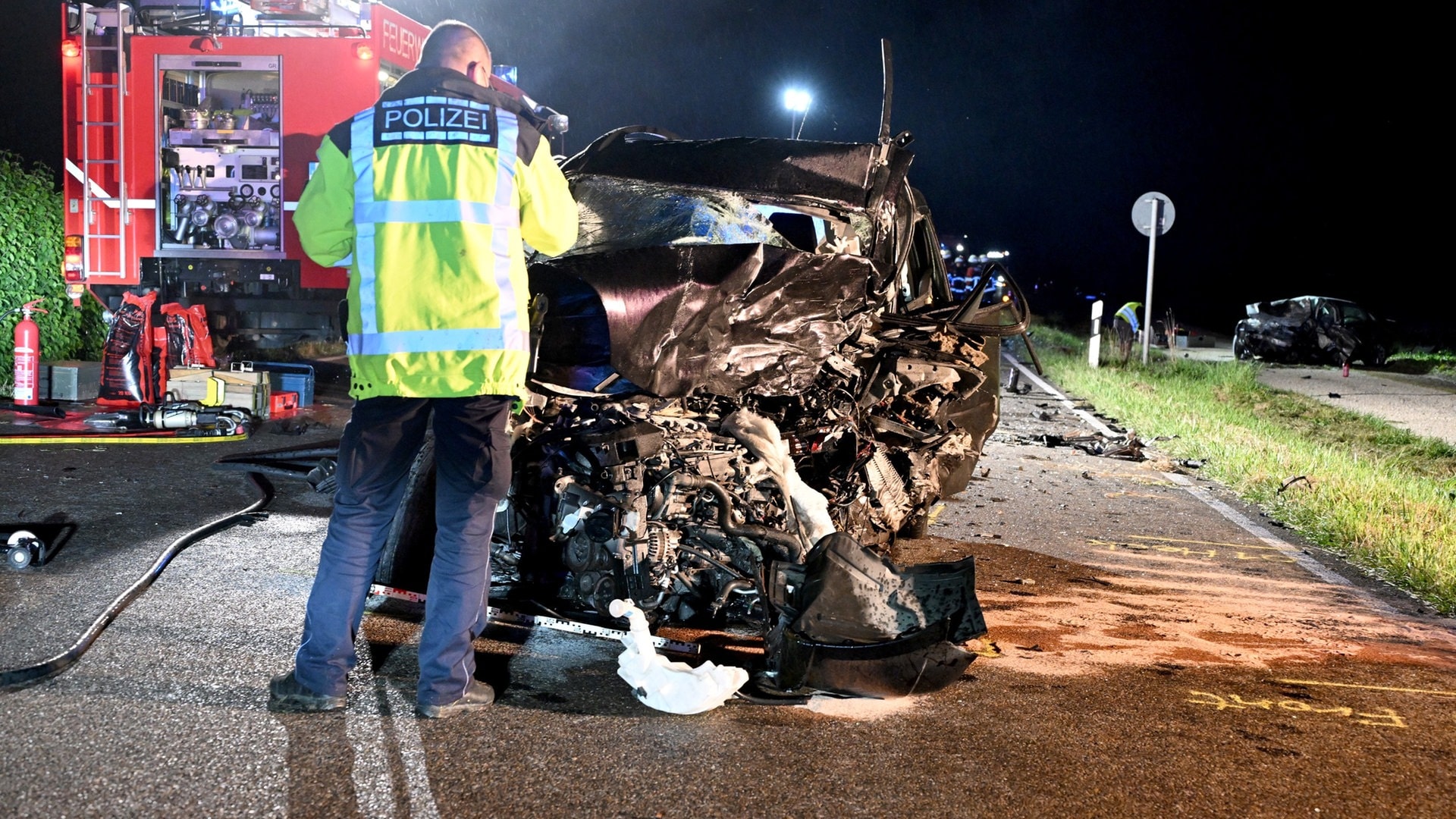Zwei Männer sterben bei einem Unfall auf der B311 bei Öpfingen