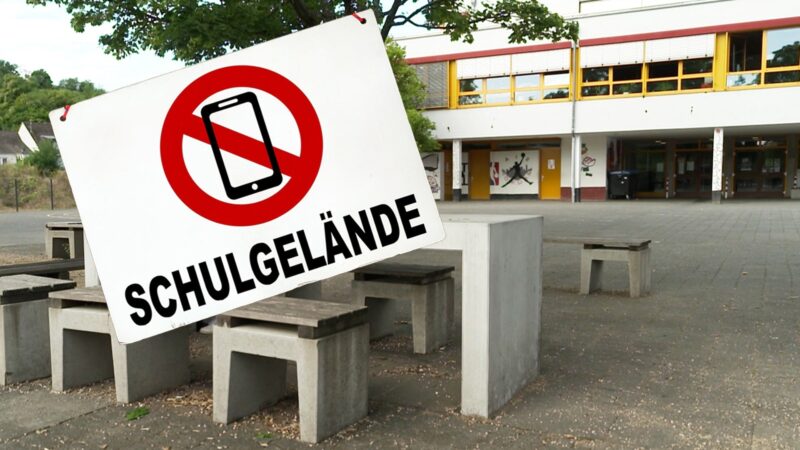 Realschule mit striktem Handyverbot