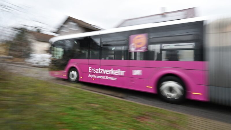 Diebe auf Spritztour mit geklautem Bus in Stetten am kalten Markt