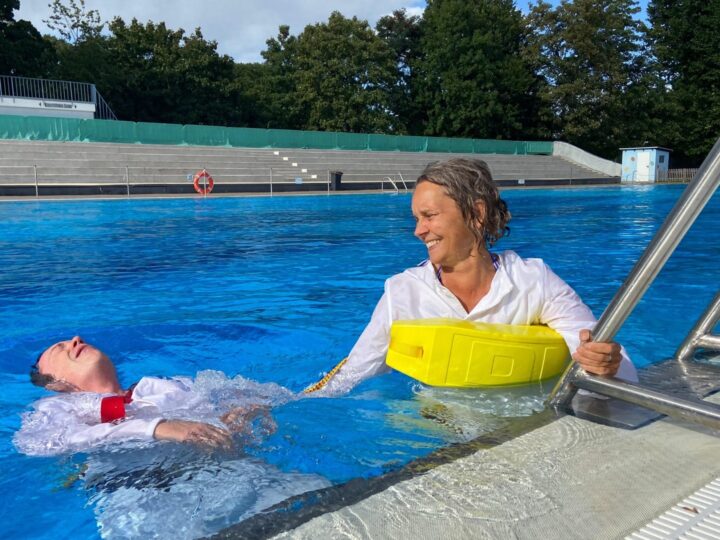 Liveticker am Donnerstag: Claudia und Christian gehen schwimmen