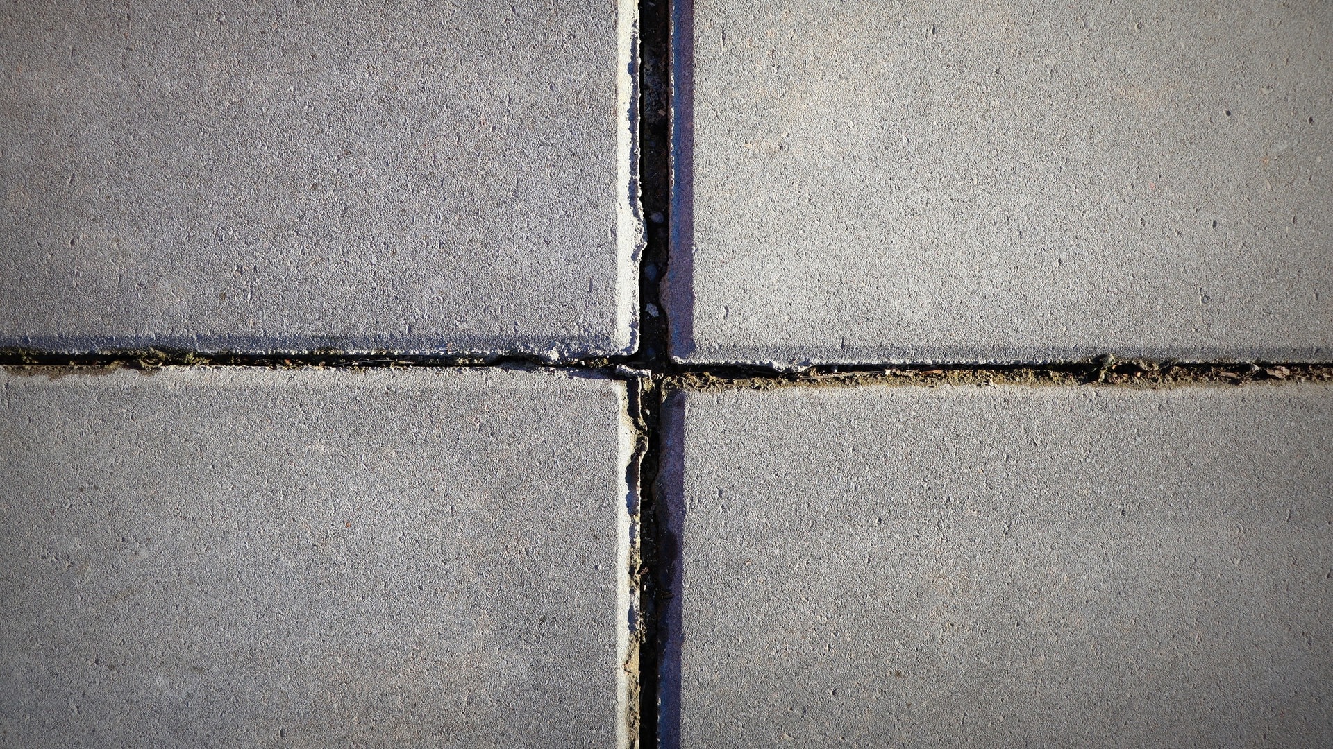Von Parkhaus geworfen: Betonplatten verfehlen 17-Jährigen in Pirmasens knapp