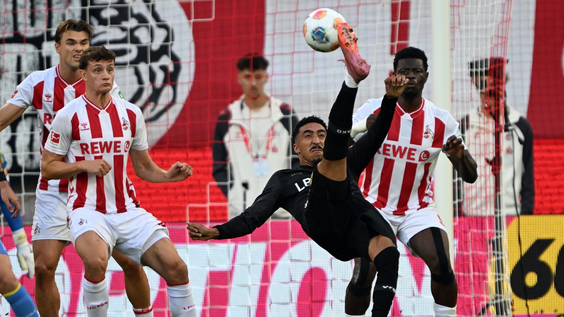 VfB feiert in Köln ersten Auswärtssieg der Saison