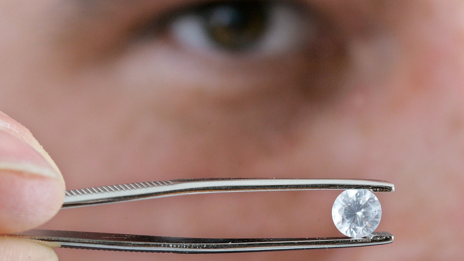 Diamanten aus Asche: Hunsrücker Experte rät zur Vorsicht