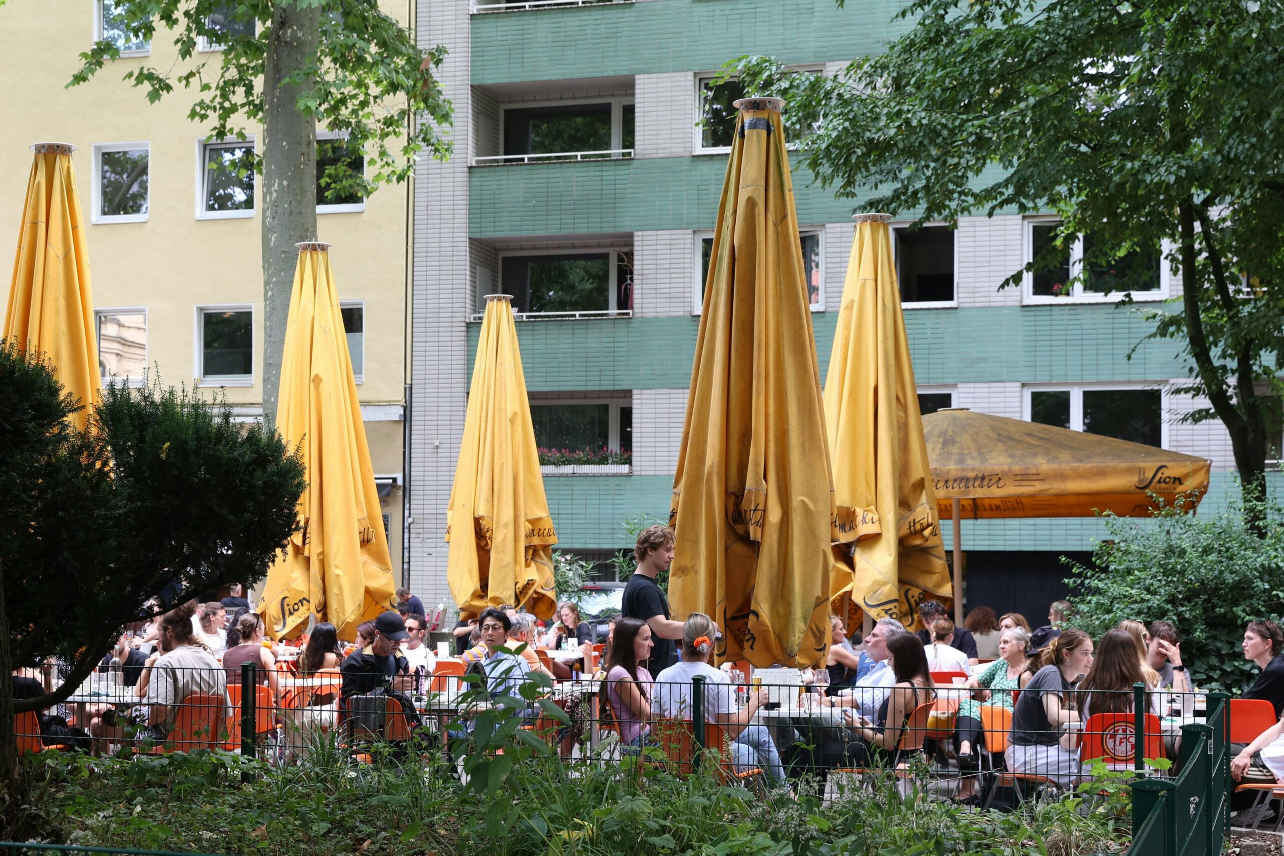 Eilantrag von Privatperson erfolglos: Nachts weiter kein Alkohol auf und um den Brüsseler Platz