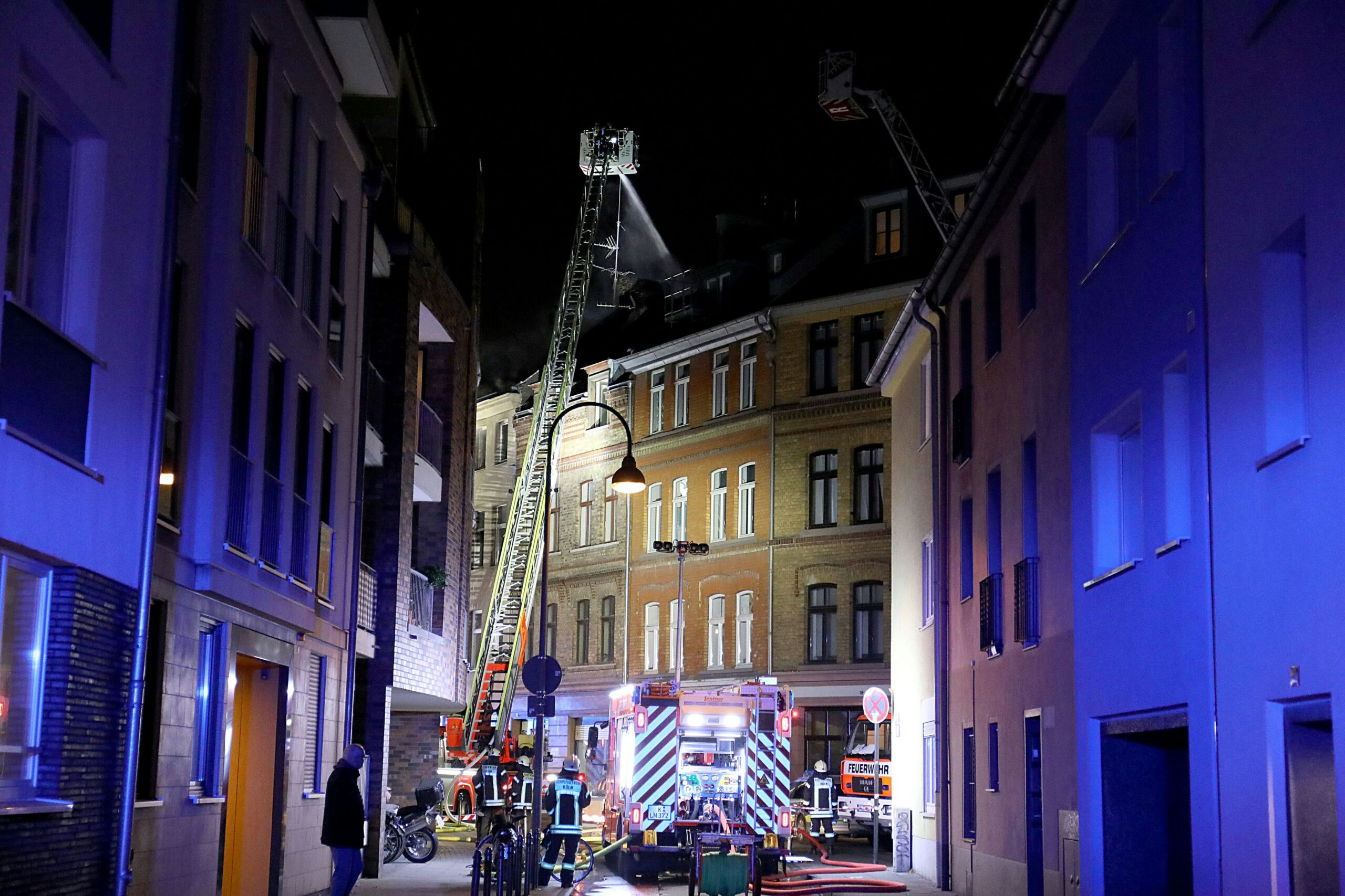 Ehepaar starb in Wohnung der Tochter: Kölner Polizei hofft auf neue Hinweise zu Wohnungsbrand in der Südstadt bei „Aktenzeichen XY“