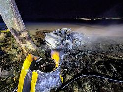 Auto prallt gegen Baum: Drei Tote bei schwerem Unfall in Nordrhein-Westfalen