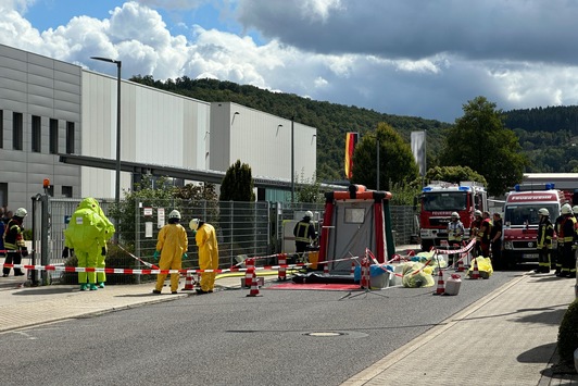 FW Finnentrop: Gefahrstoffaustritt in Finnentrop-Frielentrop